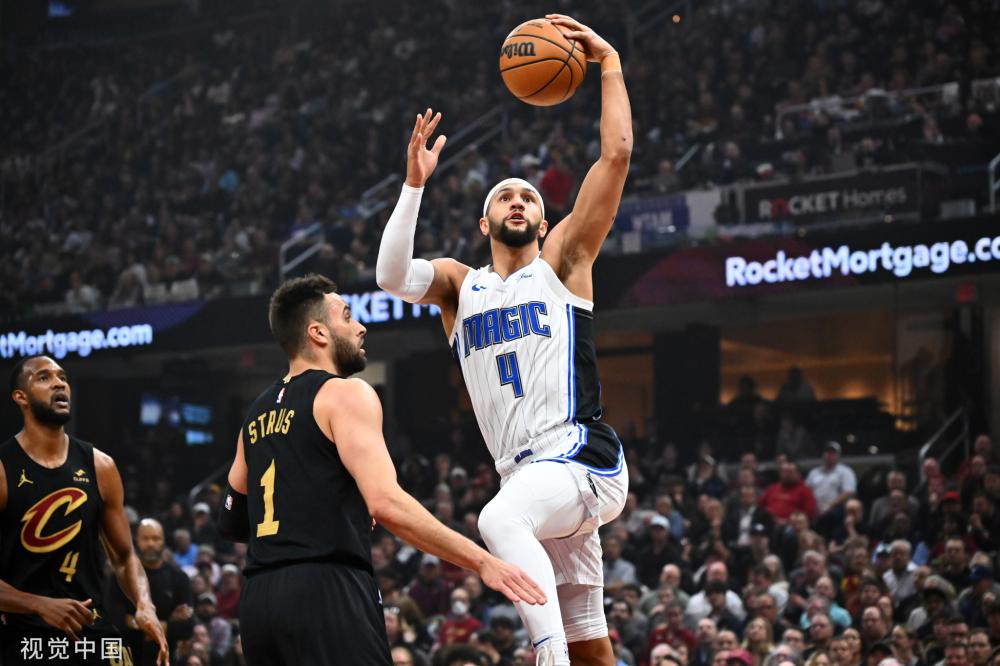 也领衔着当 也领衔着当